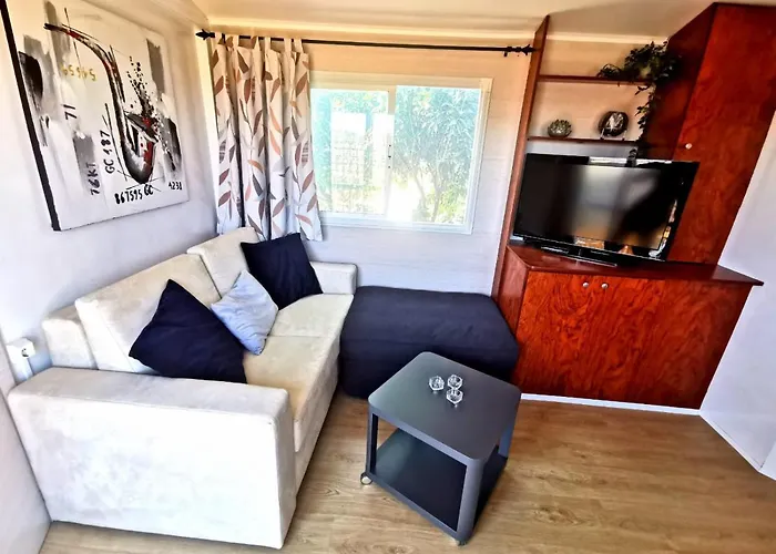 Casa Azul-Tiny House With Fantastic View, Big Outdoor Space And Pool